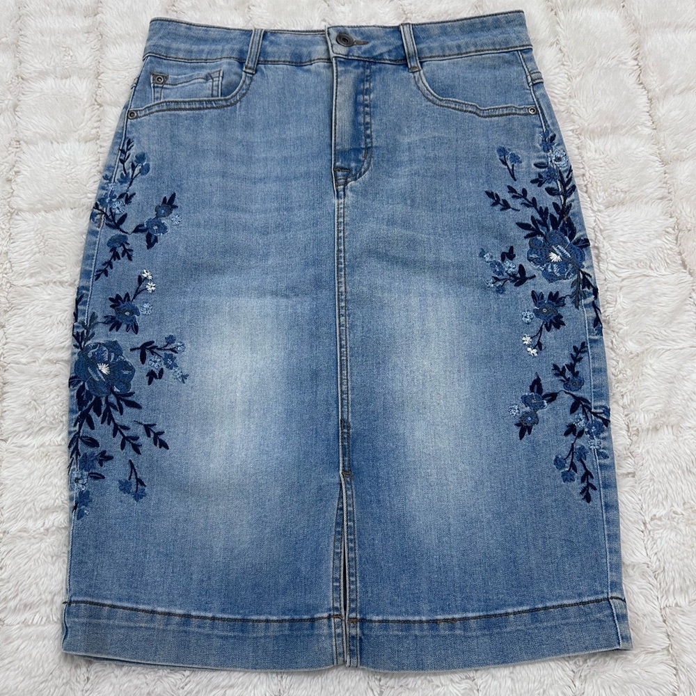 Tribal Jeans‎ Women’s Denim 5 Pocket Floral Embroidered Knee Length Skirt Size 6